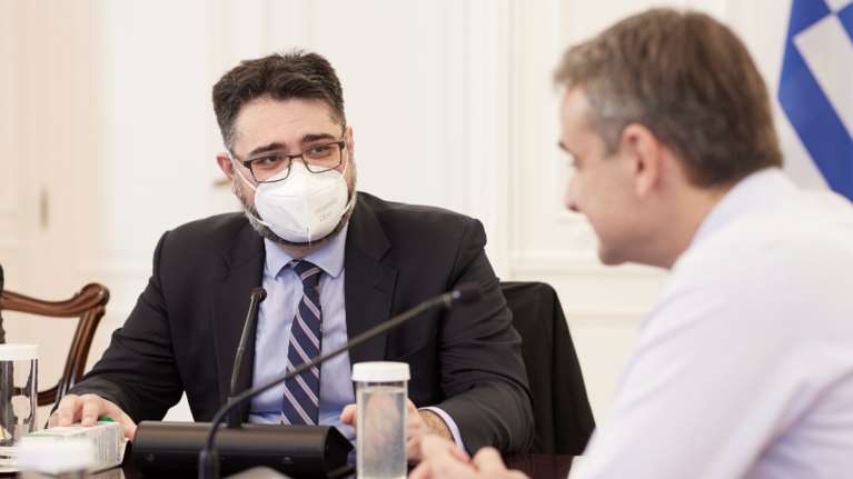 Συνάντηση Μητσοτάκη με τον πρόξενο Μανώλη Ανδρουλάκη: "Υποδειγματική η συμπεριφορά του μέσα στην κόλαση της Μαριούπολης"