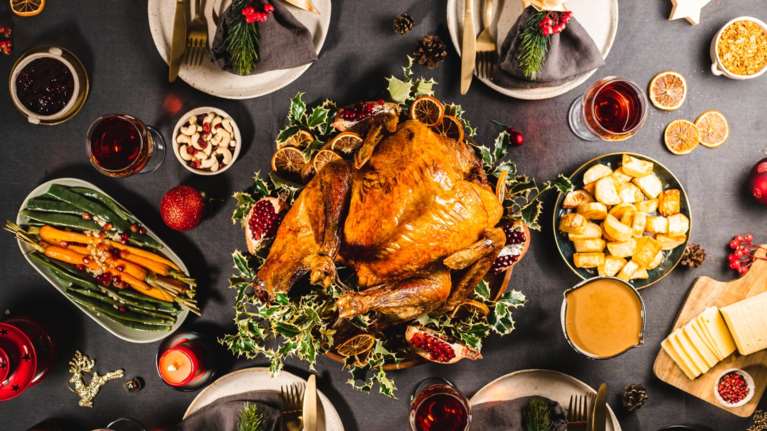 Ακριβότερο φέτος το χριστουγεννιάτικο τραπέζι - Πού κυμαίνονται οι τιμές σε αρνί, κατσίκι, χοιρινό