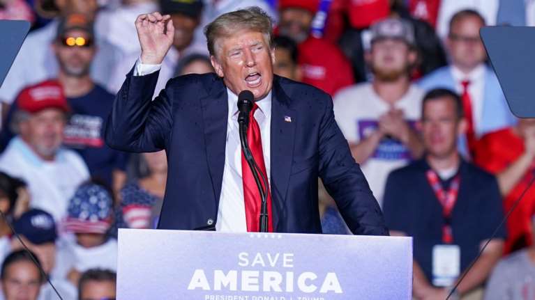 ΗΠΑ: Αμετανόητος ο Τραμπ - Θα μιλήσει στο ετήσιο συνέδριο του λόμπι όπλων παρά τη σφαγή στο σχολείο του Τέξας