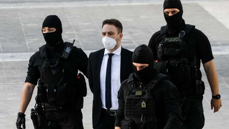 Η εκνευριστική απάθεια του Μπάμπη Αναγνωστόπουλου: Πώς αντέδρασε όταν άκουσε την ποινή που του επιβλήθηκε