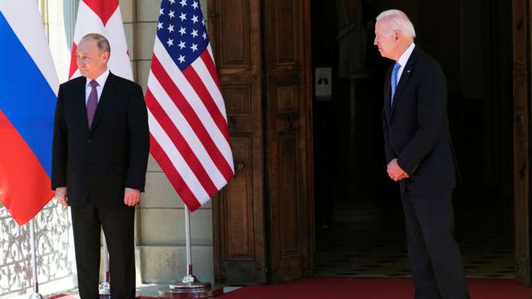 Ο Πούτιν απειλεί με πυρηνικά - Μπάιντεν: Μεγάλο λάθος η αναστολή συμμετοχής της Ρωσίας στη συνθήκη New START