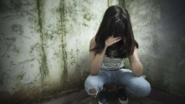 Λέσβος: "Ανοίγουν" τα κινητά των δύο νεαρών που κατηγορούνται ότι βίασαν 13χρονη και την κατέγραψαν σε βίντεο