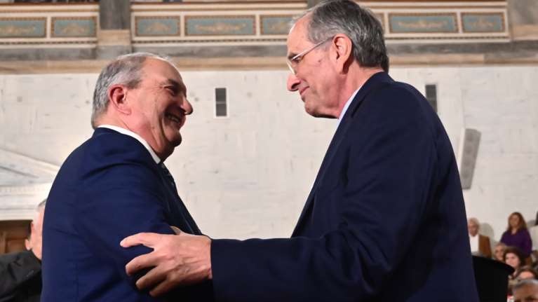 H κοινή εμφάνιση Καραμανλή - Σαμαρά και τα πυρά με αποδέκτη τον Μητσοτάκη: Κίνδυνος &quot;θεσμικής κρίσης&quot;