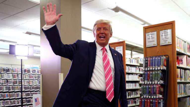 Εκλογές ΗΠΑ 2020: Ψήφισε ο Ντόναλντ Τραμπ στη Φλόριντα &quot;έναν τύπο που ονομάζεται...&quot;  [εικόνες]