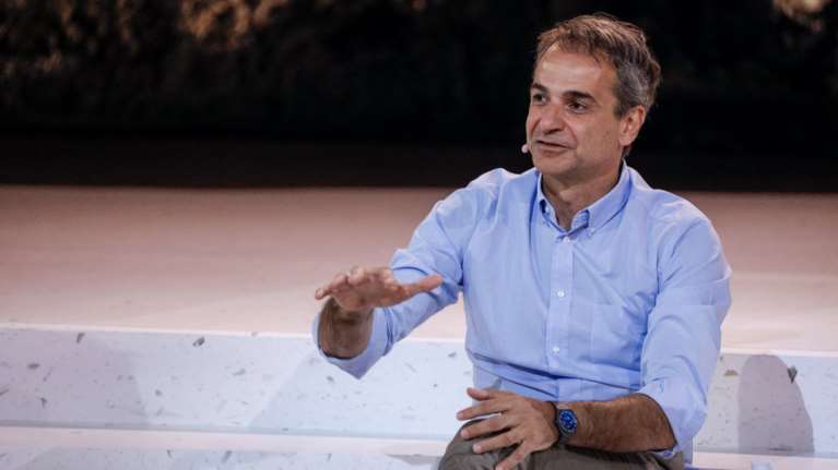 Live: Η συζήτηση του Κυριάκου Μητσοτάκη με εργαζόμενους νέους