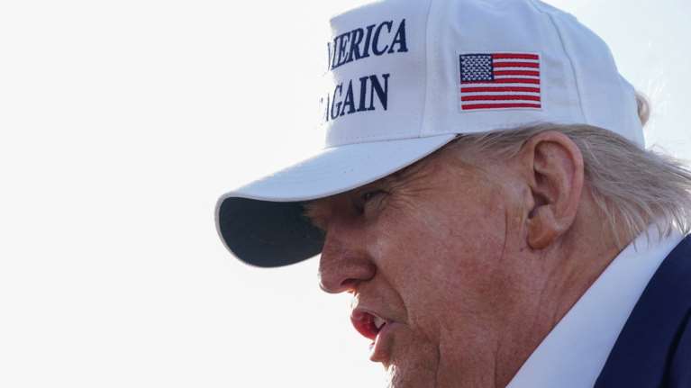 Τραμπ κατά πάντων: Κάτι έχει πάθει ο Πούτιν, έχει τρελαθεί τελείως - Ο Ζελένσκι καλύτερα να σταματήσει να μιλάει