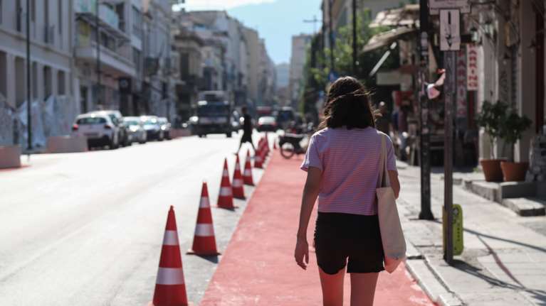 Ο Μεγάλος Περίπατος έφτασε και στην Ερμού - Ξεκίνησαν οι εργασίες [εικόνες]