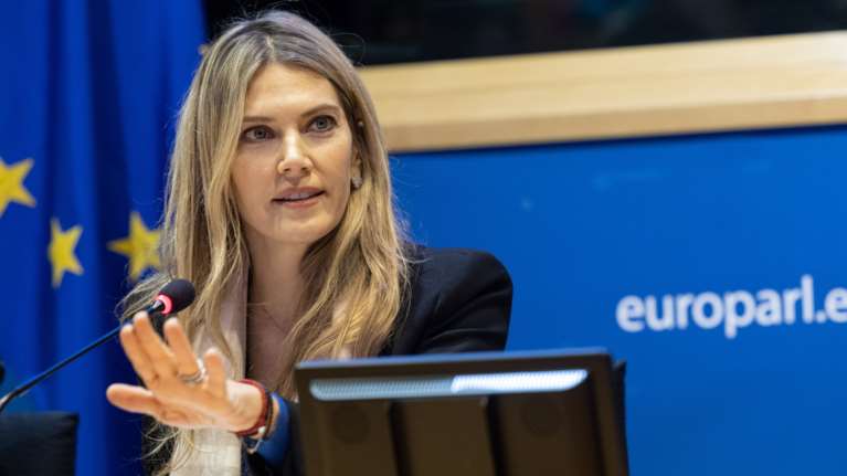 Le Soir: Το πανικόβλητο τηλεφώνημα της Καϊλή στην ευρωβουλευτή Μαρί Αρενά - &quot;Δεν καταλάβαινα τι μου έλεγε&quot;