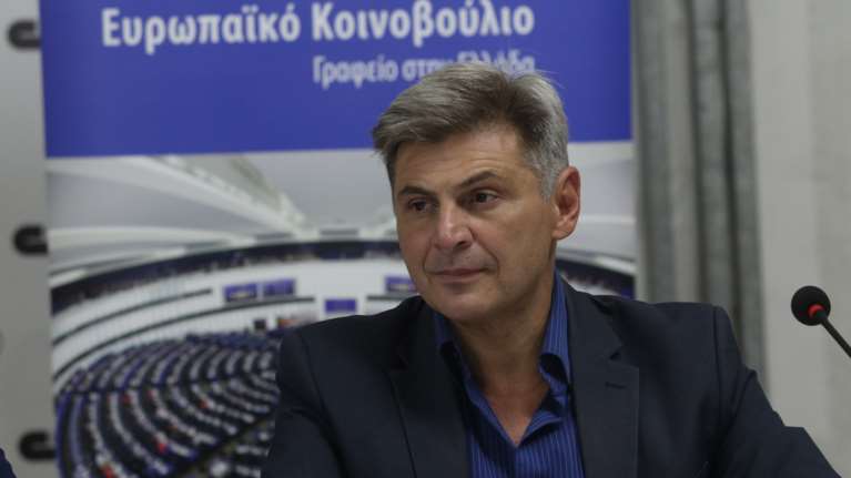 Ο Νικόλας Φαραντούρης ανακοίνωσε την υποψηφιότητά του για την προεδρία: "Ο ΣΥΡΙΖΑ μπροστά" [βίντεο]