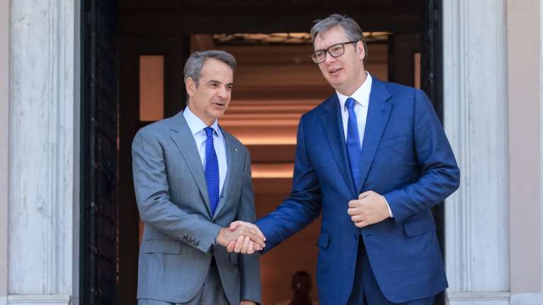 Συνάντηση Μητσοτάκη με τον Πρόεδρο της Σερβίας στο Μαξίμου