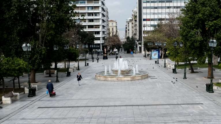 Κορονοϊός: Ο φόβος του lockdown κυκλώνει την Αττική - Γεμίζουν ανησυχητικά οι Εντατικές - Ερχονται νέα μέτρα