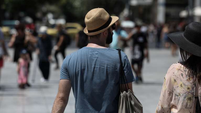 Καιρός: Επιμένει ο καύσωνας με θερμοκρασίες έως και 40 βαθμούς - Απότομη αλλαγή από την Πέμπτη με καταιγίδες