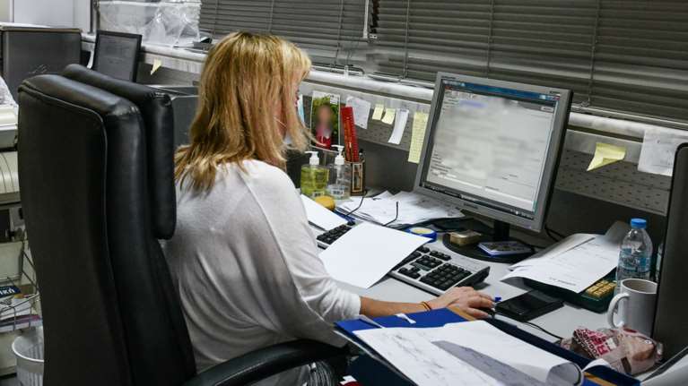 Αυτοί είναι οι νέοι μισθοί και τα επιδόματα των δημοσίων υπαλλήλων από την 1η Ιανουαρίου