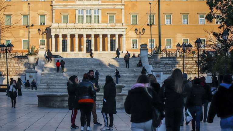 Αλλάζουν όλα για τους ελεύθερους επαγγελματίες: Πόσο θα πληρώνουν πλέον με το &quot;ελάχιστο πλαφόν&quot; - Παραδείγματα
