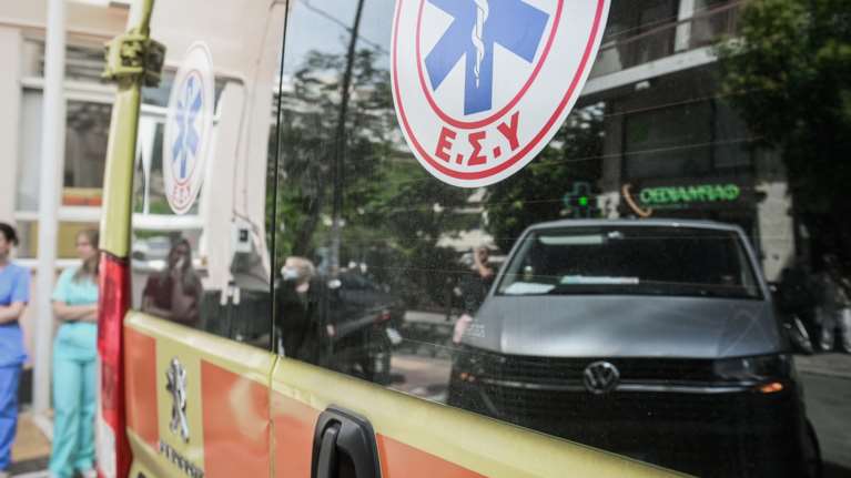 Κορωπί: Πάνω από 2 λεπτά έμεινε χωρίς οξυγόνο ο 22χρονος που κατάπιε το μπέργκερ - Δίνει μάχη για τη ζωή του