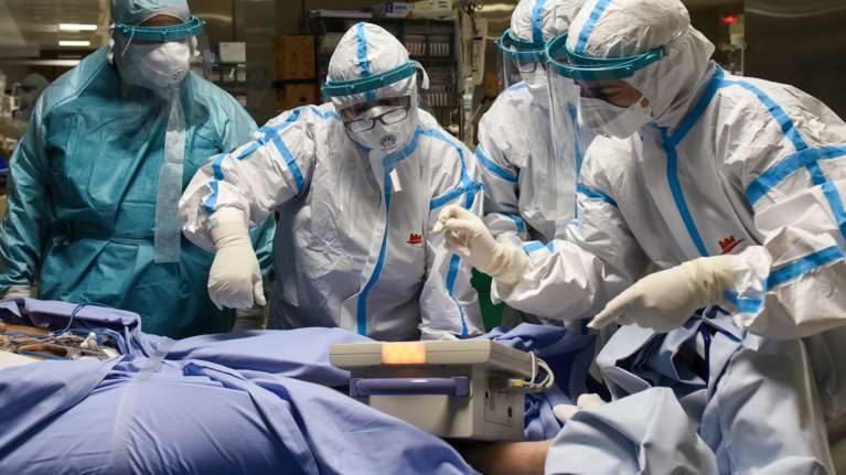 Παπανικολάου: &quot;Εφραξε&quot; η ΜΕΘ, δεν υπάρχει άδειο κρεβάτι- Έκκληση των γιατρών να μην στέλνουν ασθενείς με κορονοϊό