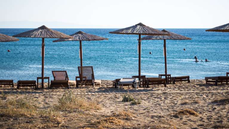 Έρευνα ΠΑΜΑΚ για ξένους τουρίστες: Οι Έλληνες θέλουν &quot;face control&quot; στα σύνορα λόγω κορονοϊού