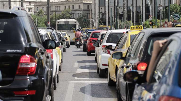 Ο &quot;κακός χαμός&quot; στους δρόμους της Αθήνας από τον Μεγάλο Περίπατο - Που παρατηρείται &quot;έμφραγμα&quot;