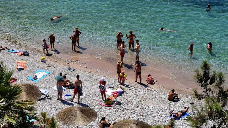 Καύσωνας με θερμοκρασίες ως 39 βαθμούς και σήμερα - Πού έρχονται βροχές από την Κυριακή