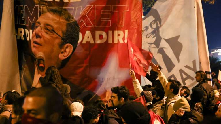 Αναβρασμός στην Τουρκία: Ανακρίνεται και πάλι ο Ιμάμογλου - Σε νέες διαδηλώσεις καλεί η αντιπολίτεση