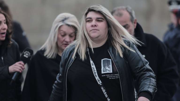 Δίκη για Μαλένα - Ιριδα: Εκλαιγε στην αγκαλιά της Ρούλας Πισπιρίγκου η αδερφή της - &quot;Το μωρό ήταν σαν να σύρθηκε στο μαξιλάρι&quot;