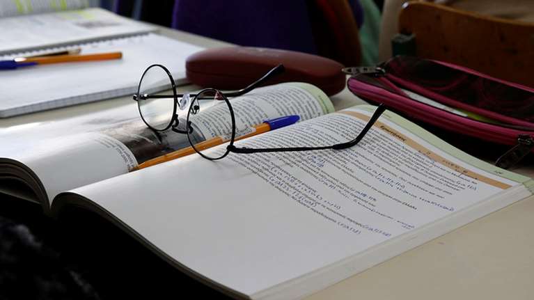 Σχολεία - Όλες οι αλλαγές: Πώς θα διδάσκονται τα μαθήματα - Παραδείγματα για Ιστορία και Γεωγραφία