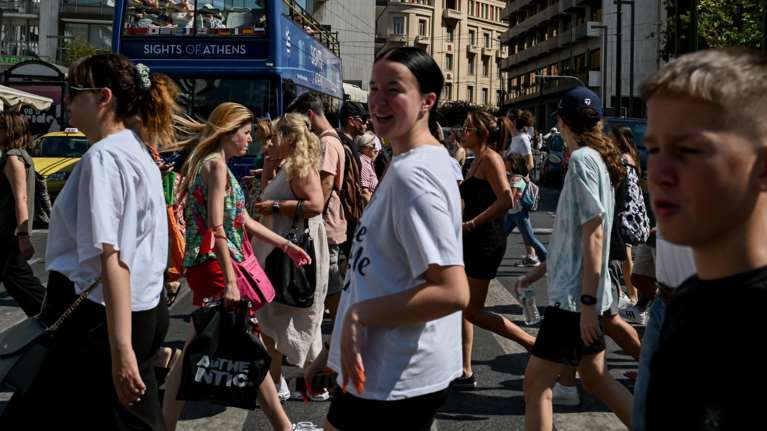 Κορονοϊός: Ανησυχία στους ειδικούς για τα αυξημένα κρούσματα - Έρχεται νέο εμβόλιο τον Οκτώβριο