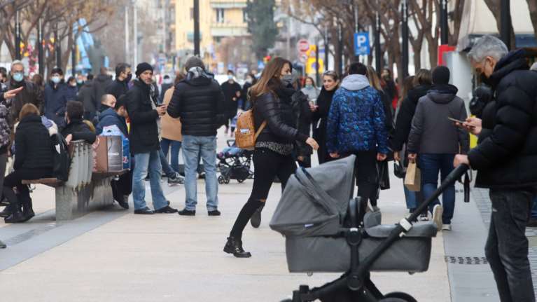 Η &quot;μάχη&quot; της Αττικής: Φόβοι για νέα αύξηση κρουσμάτων τις επόμενες μέρες - Οι επτά περιοχές που &quot;βράζουν&quot;