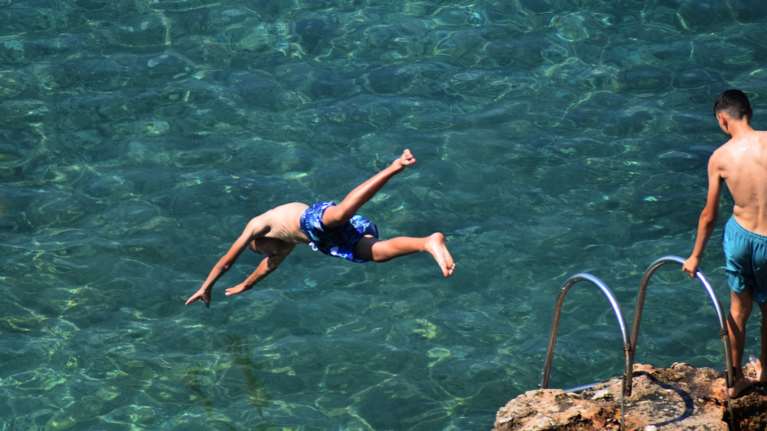 Ξεκινάει καύσωνας διαρκείας από σήμερα: Θα φτάσει στους 42 βαθμούς το θερμόμετρο - Ποια ημέρα θα είναι η πιο καυτή