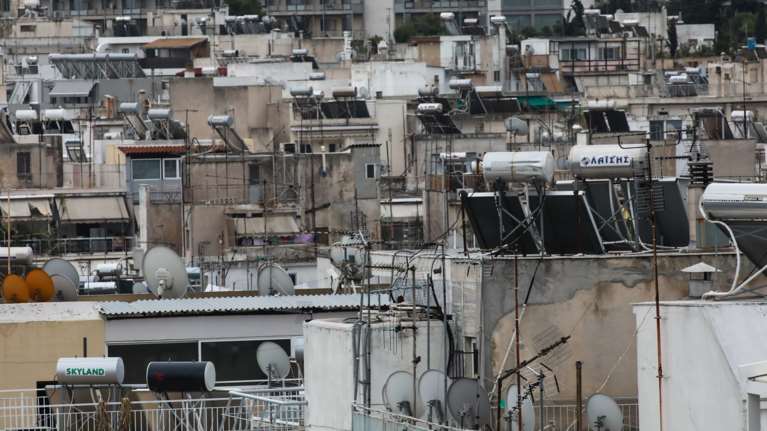 Τέλος χρόνου για το &quot;αλλάζω θερμοσίφωνα&quot;: 120.000 θα πάρουν επιδότηση - Δύο στους τρεις θα μείνουν εκτός