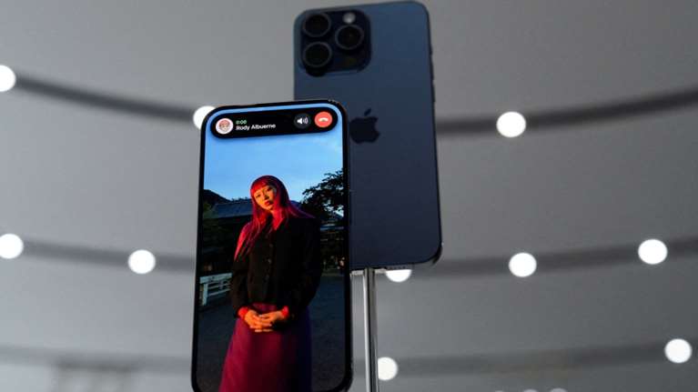 Apple: Αυτά είναι τα iPhone 15, Plus και Pro - Πανζουρλισμός στην παρουσίασή τους- Πότε κυκλοφορούν και σε ποιες τιμές