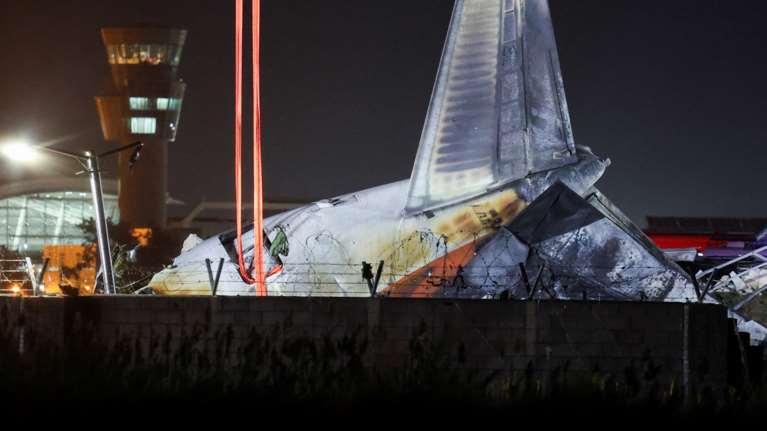 Αεροπορική τραγωδία στη Ν. Κορέα- Αποκάλυψη-σοκ: Αν δεν υπήρχε ο τοίχος θα ζούσαν όλοι- Ο πιλότος εξέπεμψε "mayday"