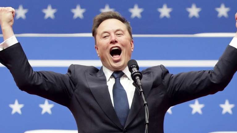 Σφοδρή επίθεση Μασκ σε Ζελένσκι: &quot;Τρέφεται από τα πτώματα των Ουκρανών στρατιωτών&quot;- Ενοχλημένος ο Τραμπ με τον Ουκρανό πρόεδρο