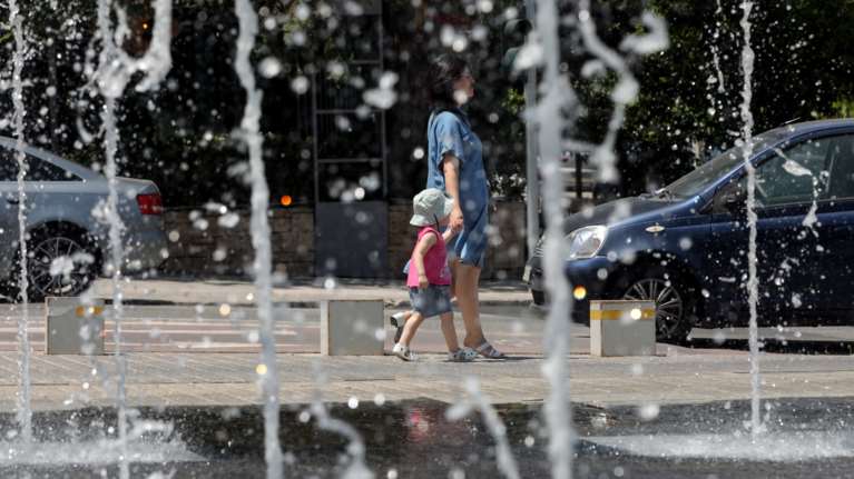 Καιρός: Έως και τους 39 βαθμούς η θερμοκρασία - Ισχυροί άνεμοι στο Αιγαίο