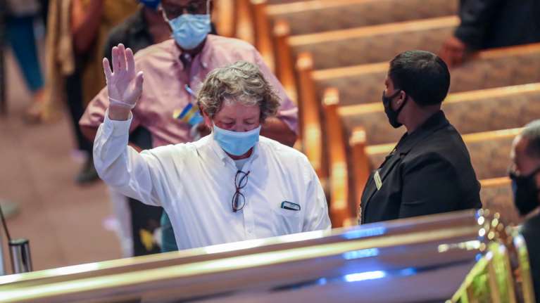 Τζορτζ Φλόιντ: Σε λαϊκό προσκύνημα η σορός του - Το Χιούστον, η γενέτειρά του, τον αποχαιρετά με δάκρυα [Εικόνες]