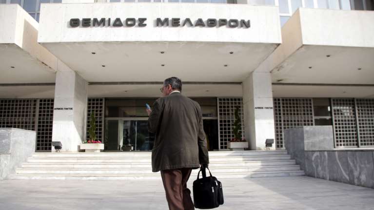 Novartis: Σε καθεστώς ανωνυμίας για άλλα δύο χρόνια &quot;Κελέση&quot; και &quot;Σαράφης&quot;