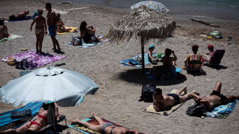 Κορονοϊός - &quot;Καμπανάκι&quot; από Σύψα: Ενας άνθρωπος μπορεί να μολύνει άλλους 85 - Μεγάλο πρόβλημα ο συγχρωτισμός