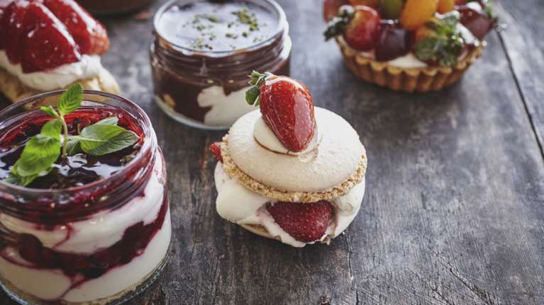 Εορτολόγιο: Ποιοι γιορτάζουν σήμερα Τετάρτη 19 Απριλίου