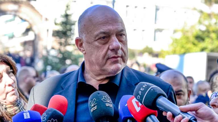 Μπέος για Λύτρα: &quot;Άνανδρο να σηκώνει άνδρας χέρι σε γυναίκα - Είναι ντροπή&quot;