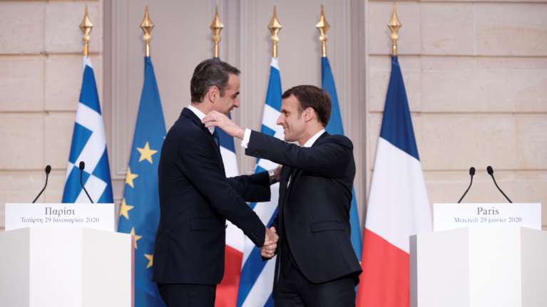 Διπλωματικός πυρετός: Επικοινωνία Μητσοτάκη - Μακρόν - Επαφές και με Σίσι