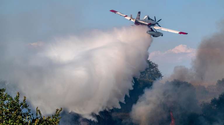 Φωτιά στην Πρέβεζα: Επιχειρούν 1 ελικόπτερο και 1 αεροσκάφος