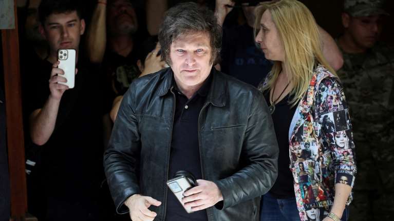 Αργεντινή: Δεν είναι διαπραγματεύσιμο το κλείσιμο της κεντρικής τράπεζας, λέει ο νέος πρόεδρος - Ήταν προεκλογική υπόσχεση