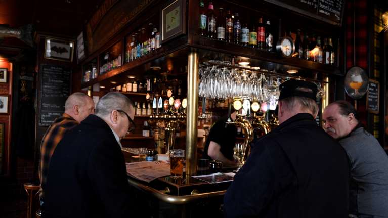 Κορονοϊός: Η Σουηδία αρχίζει να συνετίζεται - Απαγορεύει τις συγκεντρώσεις άνω των 50 ατόμων