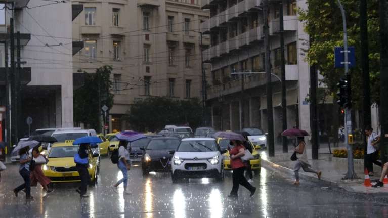 Καιρός τύπου &quot;Π&quot; από την Παρασκευή: Καταφτάνει νέα αστάθεια με βροχές και πτώση της θερμοκρασίας