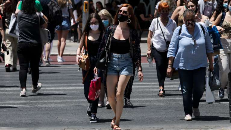 Επίσημο: Τέλος οι μάσκες στους εξωτερικούς χώρους - Αίρεται η απαγόρευση κυκλοφορίας από τη Δευτέρα