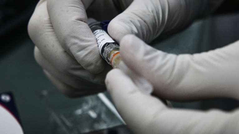 Αυτές είναι οι τιμές για τα εμβόλια κορονοϊού: Ξεκινούν από 1,78 ευρώ- Δημοσιεύθηκαν κατά... λάθος