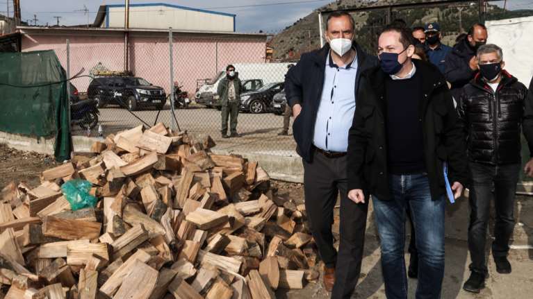 Πέτσας: Την Δευτέρα 600 έως 6.000 ευρώ στους σεισμόπληκτους της Ελασσόνας - 300.000 ευρώ σε κάθε δήμο