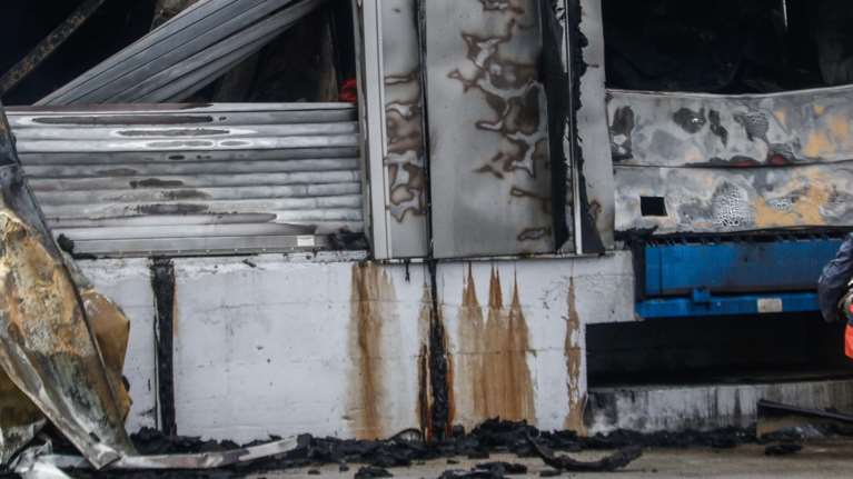 "Βιολάντα": Αυτό είναι το αδήλωτο υπόγειο του εργοστασίου - Οι εργασίες ασφαλτόστρωσης και οι ανιχνευτές "φαντάσματα"