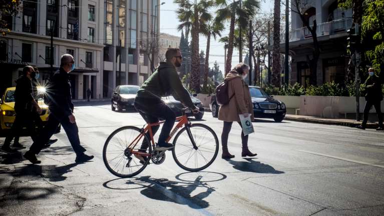 Κορονοϊός: Συναγερμός - Περίπου 2.700 τα νέα κρούσματα σήμερα