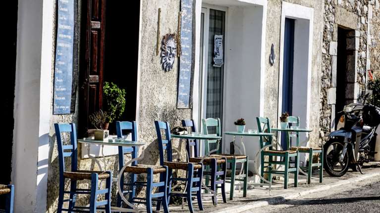 Γιγάντιος αντικυκλώνας στην Ευρώπη &quot;καταπίνει&quot; τον χειμώνα στην Ελλάδα: Νοέμβριος με λιακάδες και βοριάδες